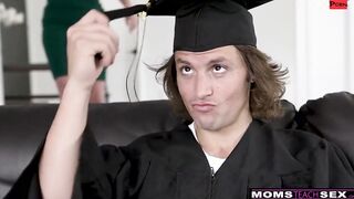 Bae Stepmom MILF Jamie Vine Takes Care Of Stepsons Boner