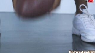 Brown ass GF banged! into tight cunt closeup