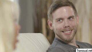 Shemale stepsis gives stepbro blowjob tip