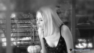 Penis Craving babe Maria Gets Creampied On Webcam!