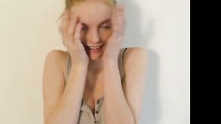 VIDAGE DE COUILLES EN REGLE SUR CLARA SETJE