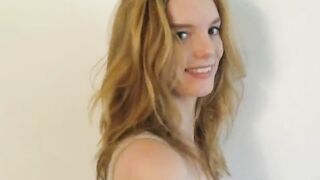 VIDAGE DE COUILLES EN REGLE SUR CLARA SETJE