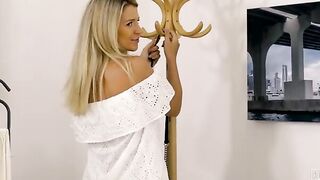 Dominica does in-home massages, and the moment she lays eyes on her customer Mary Kalisy