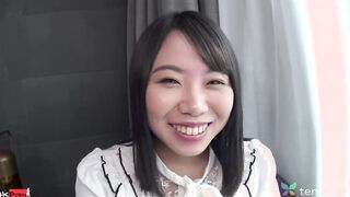 Kaede Morimoto is an amateur young lady who wants to be a celeb and answers an online ad to meet