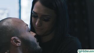 Ts wants her mans bbc deep inside her