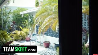 Vulgar Hot Sends Naked Photos To The Wrong Guy And Getting Plowed