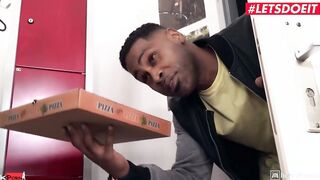 Turned On Hostel - Ginebra Bellucci Gigantic Booty Petite Spanish barely legal Yo Fucks With Gigantic long african penis Pizza Delivery Man