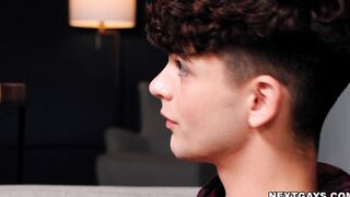 Kyle Wyncrest offers his cock to jerking Zayne Bright