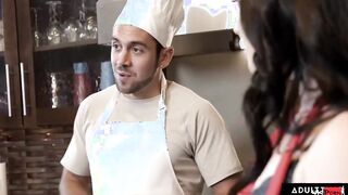 Evelyn Claire Is Turned On For The sexy Chef!