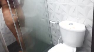Jerking off watching my stepsister showering