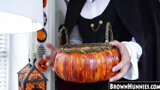 Chocolate teen beauty pussy treated for halloween