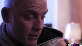 Stepdad licks and fucks stepdaughters pussy