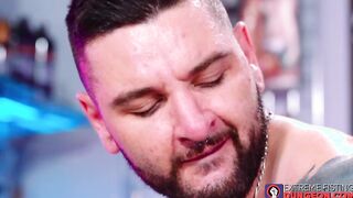 Fetish fisting for dudes mixing moist cock sucking with it