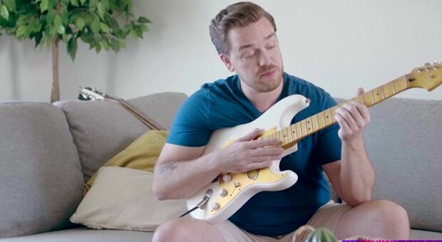 Kyle Mason and his stepsister Destiny Cruz both want to use the living room, but