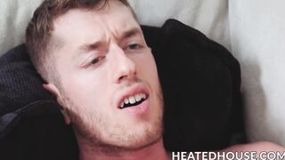 Dakota Payne and Jake Klerin gets nasty in their bareback sex