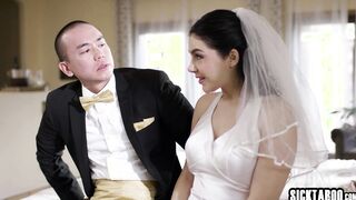 Big ass bride enjoyed deep anal sex