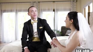 Big ass bride enjoyed deep anal sex