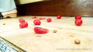 Wooden Sandsal Clogs crush tomatoes