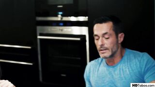 Daddy Fucks Babe Family Friend Mona Blue