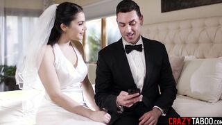 MILF surprised husband with her ass
