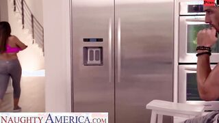 Jenna (Ella Knox) fucks her best friend's boyfriend