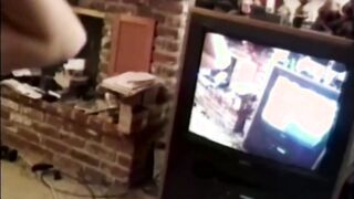 Horny nympho babe Marisella plays herself with sex toy