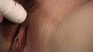 Horny nympho babe Marisella plays herself with sex toy