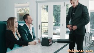 Kinky seductress sucking lover off