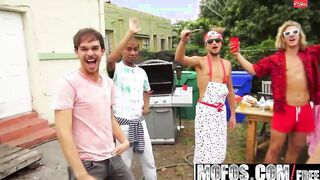 Mofos - Real Skank Party - Bathroom Party Booty Bounce