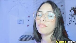 Nerd Babe Loves To Do Deepthroat Cock