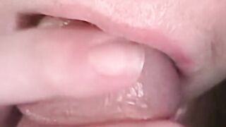 Amateur chick makes him cum by sucking him off real good