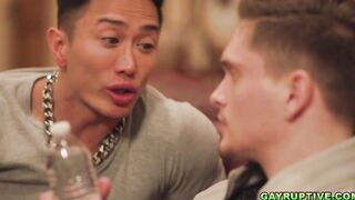 Jkab Ethan Dale coaxes Jay Tee to fuck him