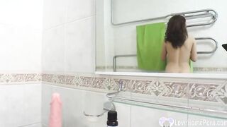 Beauty Bae tests a dildo on her tunnel