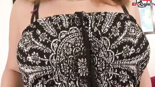 Curvy Mature into Nylons and with natural tits want the