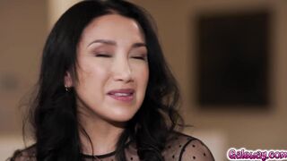 Vicki Chase offers Kayley Gunner a fling