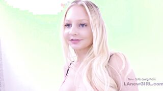 Babe with stunning look sucking and rimming