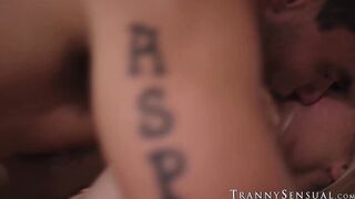 Blonde tranny Daisy Taylor ass stretched after deep blowjob