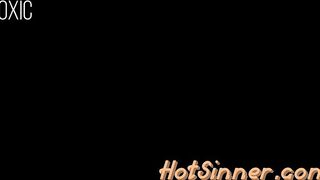 Natural slut gets oral and rides