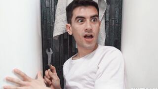 Plumber fix honry MILFs pipe