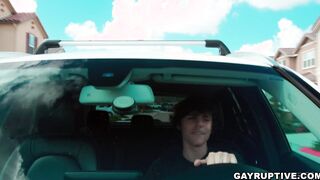 Twink enjoys hooking up with older guys