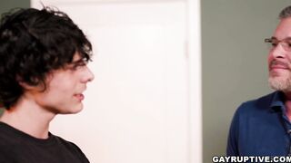 Twink enjoys hooking up with older guys