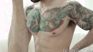 Muscular jock Papi Suave ass fucks Max Adonis who sprays cum