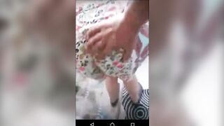 Turk koca esini teshir ediyor