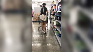 MUST SEE!!! Candid African Milf Cameltoe Squat