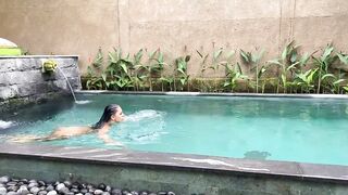 Kira Queen masturbating next to the pool