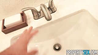 PropertySex Frisky Tenant Calls Building Manager into for Repairs