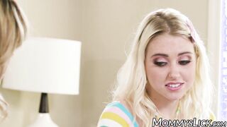 Bubble butt stepmom Cherie DeVille fucks with stepdaughter