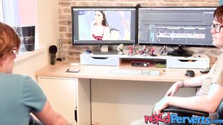 Nerdy dude tricks wannabe pornstar into sucking his dick