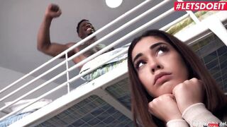 TURNED ON HOSTEL - #Ginebra Bellucci & Jesus Reyes - THAT'S WHAT MOMMY