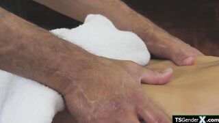 TS Domino Presley barebacked by masseur